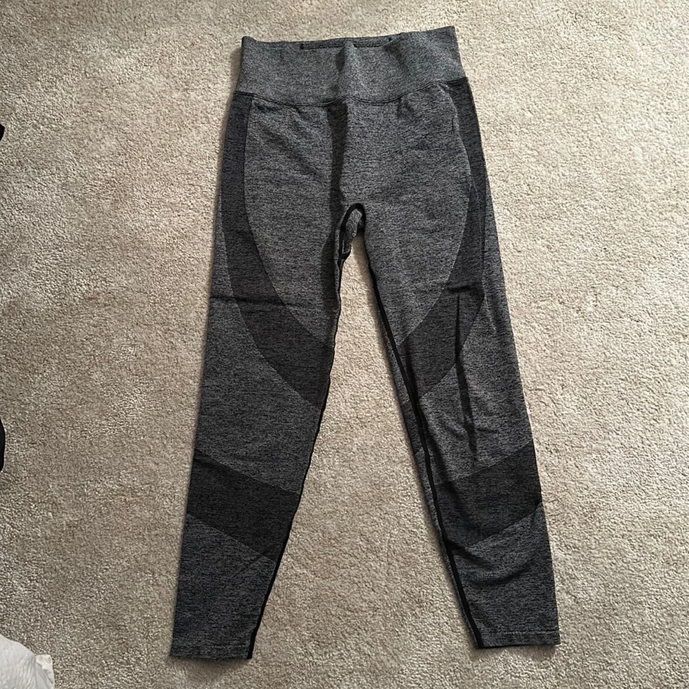 PINK workout leggings